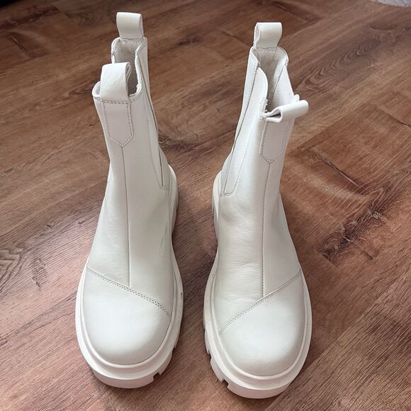 TOMS Rowan Water Resistant Chelsea Boots Womens Cream Size 7.5 Lug Sole Chunky - Picture 1 of 13